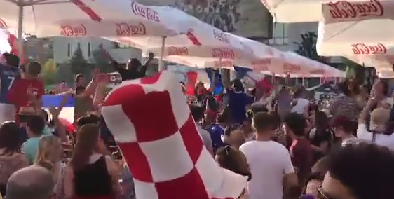FINALJA NË SHESHIN “SKENDERBEJ”/ Franca kampione e Botës. Atmosfera e tifozëve… (VIDEO)