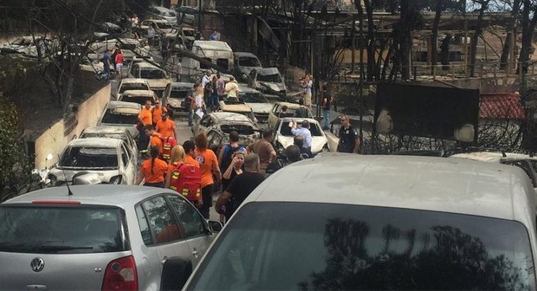 ZJARRET PËRFSHIJNË GREQINË/ Mediat helene: Gjenden 11 të tjerë të vdekur, shkon mbi 60…