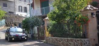25 FISHEKË DHE MARIJUANË/ Si e pësoi 22 vjeçari kur policia i gjeti në banesë…