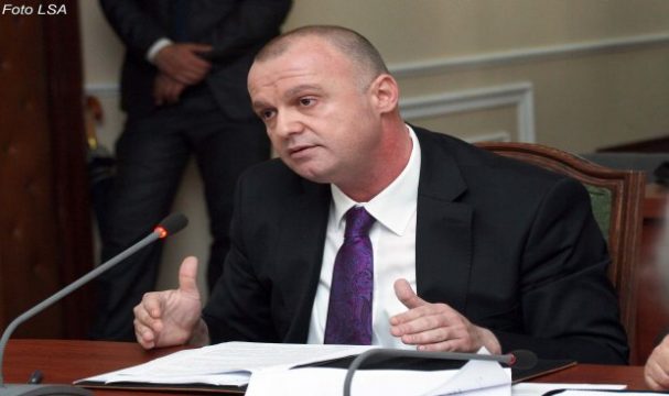RAPORTI VJETOR nxjerr “ZBULUAR” gjyqtarët/ Zyrtarët e lartë nuk justifikojnë dot 80 MILION euro pasuri…