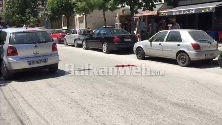 E PËRPLASI MAKINA NË FIER/ Ndërron jetë në spital i moshuari. Autori u LARGUA kur…