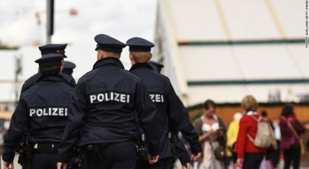 SULMI ME THIKË NË GJERMANI/ Reagon Prokuroria: Janë arrestuar 12 shtetas sirianë. Dyshohet se…