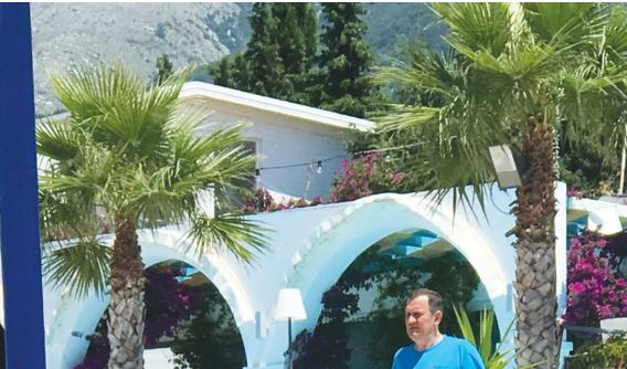 I njëjti plazh, i njëjti det, Ilir Beqja çdo VIT në të njëjtin VEND