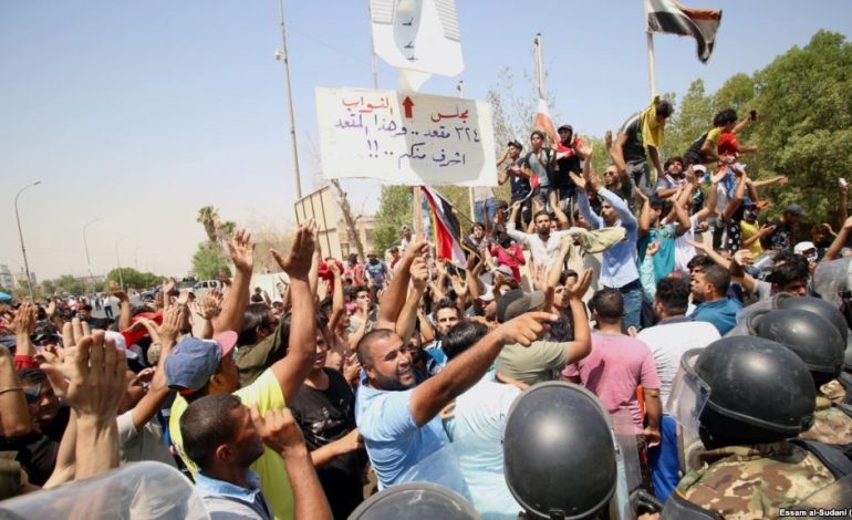 Irak: Pas protestave, suspendohet ministri i Energjisë
