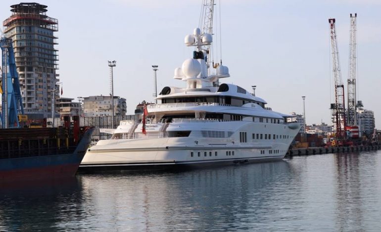 DURRËSI SHNDËRROHET NË “SAINT TROPEZ”/ 81 jahte LUKSOZE zhvendosen në portin më të madh të vendit