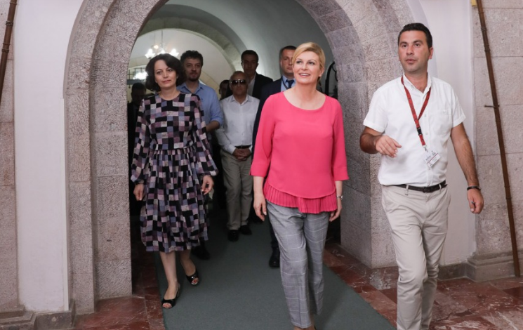VIZITA E KITAROVIÇ/ Presidentja kroate shkon në Krujë. Nuk harron të përmendë Skëndërbeun dhe…