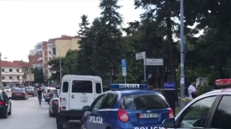 E RËNDË NË KORÇË/ Mbytet me një kokërr kumbulle, vdes 4-vjeçari