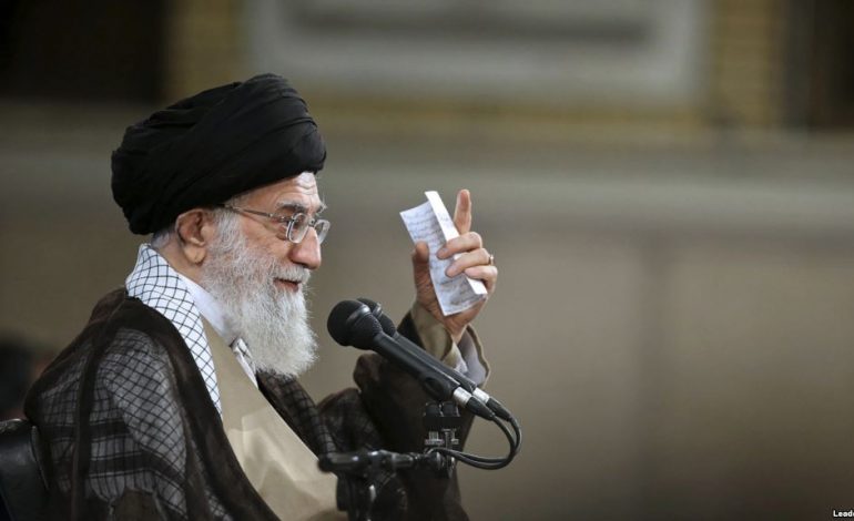 Lideri suprem i Iranit/ Sanksionet e SHBA-së synojnë t’i kthejnë IRANIANËT kundër Qeverisë
