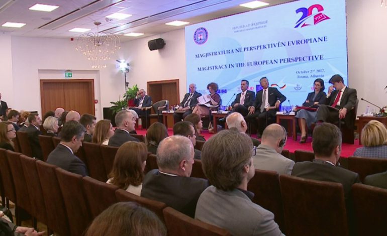 DEBATI MES PALËVE POLITIKE/ Nga letrat e opozitës, tek kërkesa për dialog e qeverisë. Si u bllokua Magjistratura