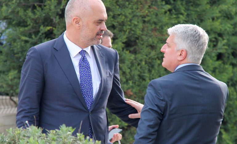 DEBATI/ Spartak Ngjela në FB: SHBA se do më Ramën, mos vallë do Majkon për…