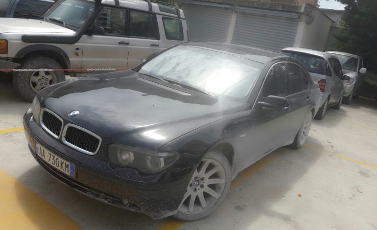 KËRCET ARMA NË KURBIN/ Burri shkon të marrë makinën e parkuar, por aty sheh se…