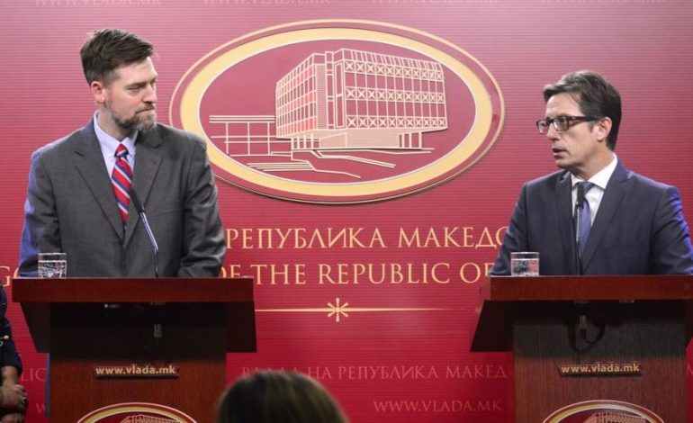 BISEDIMET PËR ANËTARËSIM/ Maqedonia për një vit e gjysëm në NATO. “Zbarkon” në Shkup delegacioni…