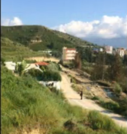“LUFTË” MES POLICISË DHE 38 VJEÇARIT NË RADHIMË/ Kush është i kërkuari që qëlloi… (EMRI)