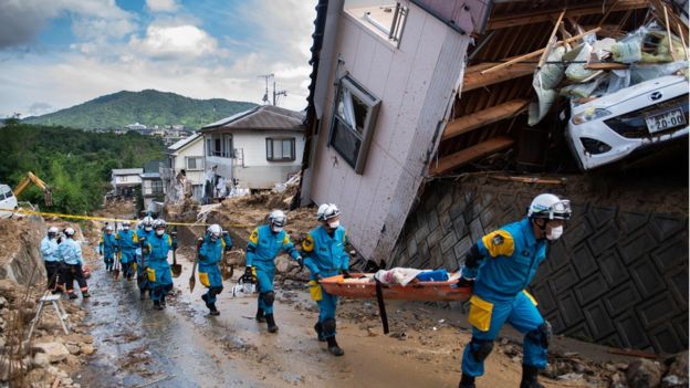 Vazhdojnë reshjet rekord në Japoni, mbi 100 të vdekur (VIDEO)