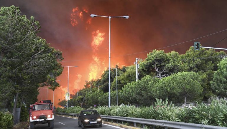 ZJARRE TË QËLLIMSHME/ Mediat e HUAJA në alarm për pistat greke: Njerëzit janë të traumatizuar (FOTO+VIDEO)