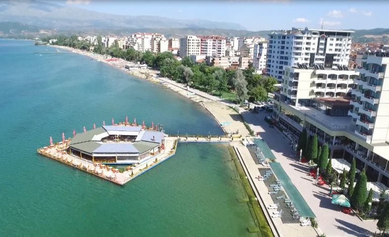 SEZONI TURISTIK/ Flet sipërmarrësja nga Pogradeci: Qyteti ynë ka kapacitet 2500 shtretër
