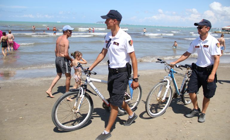 SEZONI TURISTIK/ Ndihma nga shteti italian. Vijnë për të patrulluar në plazhet tona edhe policë të huaj