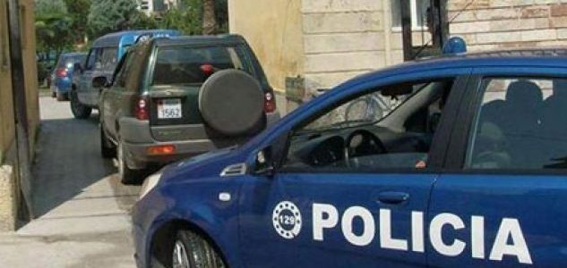 SHTIU NDAJ EFEKTIVËVE ME ARMË/ Reagon Policia: 38-vjeçari kishte edhe thikë me vete. Ishte gati për të…