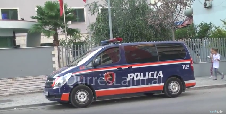 DOZA MARIJUANË NË MAKINË/ Si u KAP 28 vjeçari nga Durrësi. I kishte futur në “Mini Cooper-in” e…