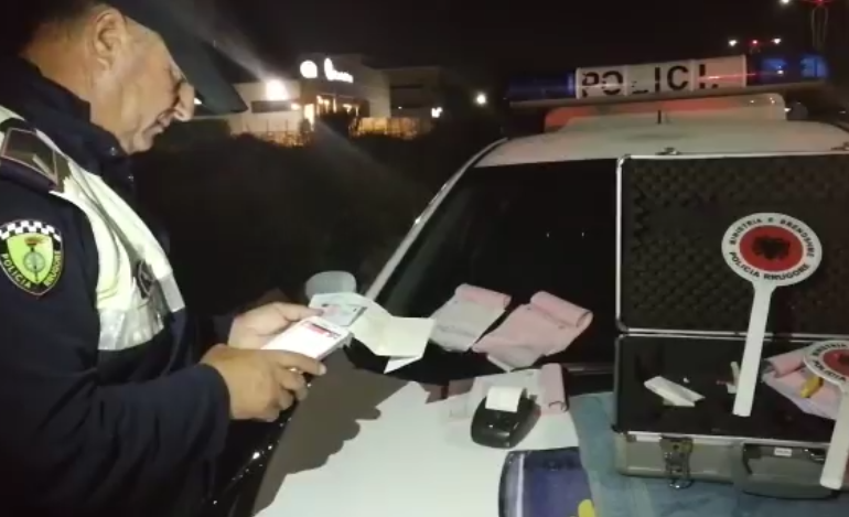 “SHPEJTËSI DHE ÇMENDURI NË TIRANË”/ Policia GJOBA 13 “SCHUMACHER”-ve: Po ecnin jashtë limitit të…