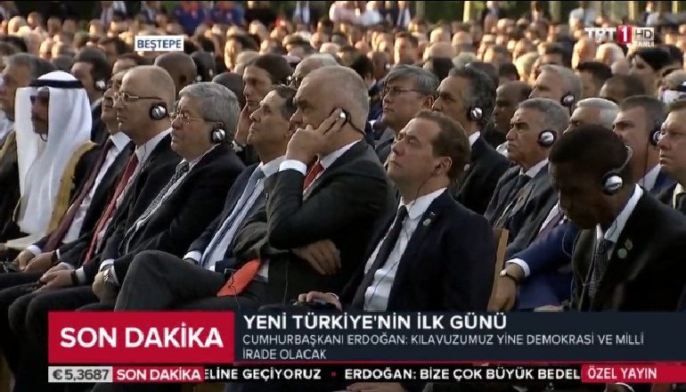 FOTOLAJM/ Rama në ceremoninë e ERDOGAN. Krah më krah me kryeministrin RUS Dimitri Medvedev