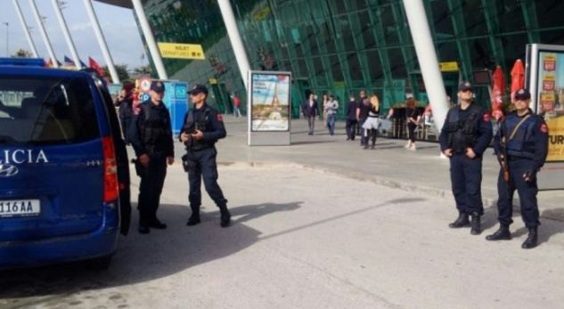 ISHTE NË KËRKIM NDËRKOMBËTAR/ Si u kap 38 vjeçari SERB në RINAS pas akuzave të…