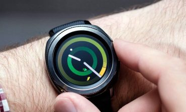 Samsung po punon për Galaxy Watch, versioni i ri kombinim i modernes me klasiken