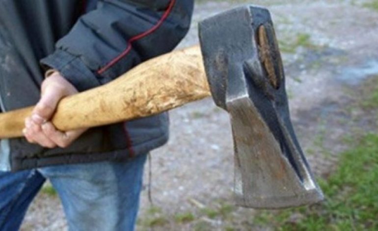 “ÇMENDET” 23-vjeçari në Gjirokastër/ Dhunoi me sende të forta babain por me ndërhyrjen e gjyshes i riu… (EMRI)