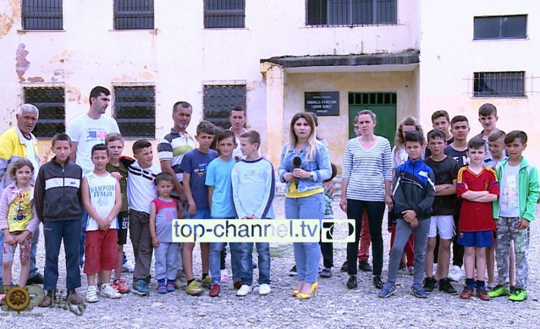 “KËRCËNIMI” NGA SHEMBJA/ 500 nxënës rrezikojnë jetën nga godina e shkollës në Shijak