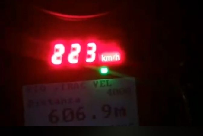 KAPET “SCHUMACHER”-i me SHPEJTËSI MARRAMENDËSE/ Policia publikon PAMJET e arrestimit. Ishte duke… (VIDEO)