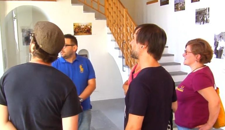 Shtëpia-muze e Ismail Kadaresë, përzgjedhja e PARË e turistëve (VIDEO)