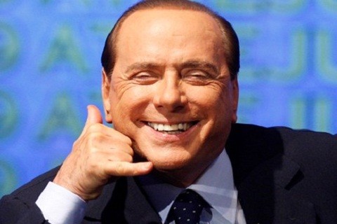 KAMERA E FSHEHTË/ Vajzat i kërkonin kontrata në televizion, Berlusconi i fton të… (VIDEO)