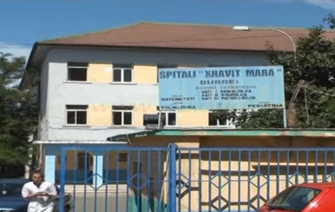 E RËNDË NË MAT/ Ishte shtuar në spital, 48 vjeçari HIDHET nga kati i tretë pas…