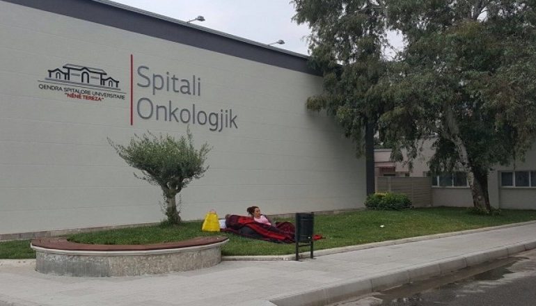 DEKLARATA/ Mjekët e onkologjikut: Deputetja e PD-së gënjeu për të sëmurët e…