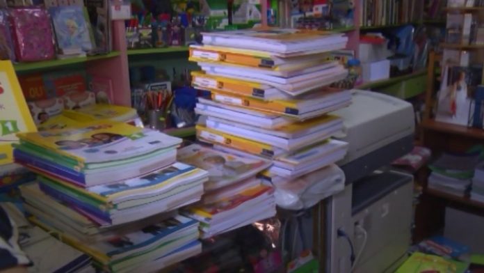 VENDIMI PËR TEKSTET/ Ministria e Arsimit: Sa fëmijë përfitojnë, procedura që do ndiqet