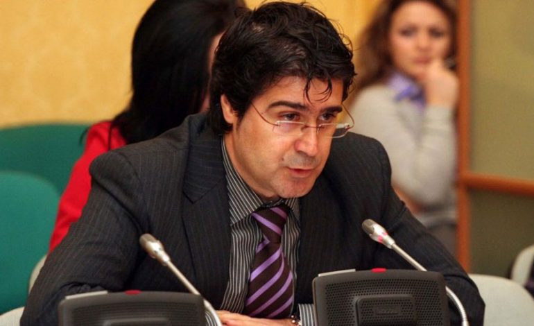I ka të ardhurat kryesore nga BASHKESHORTJA. Gjyqtari Thanza sot në “sitën” e VETTINGUT