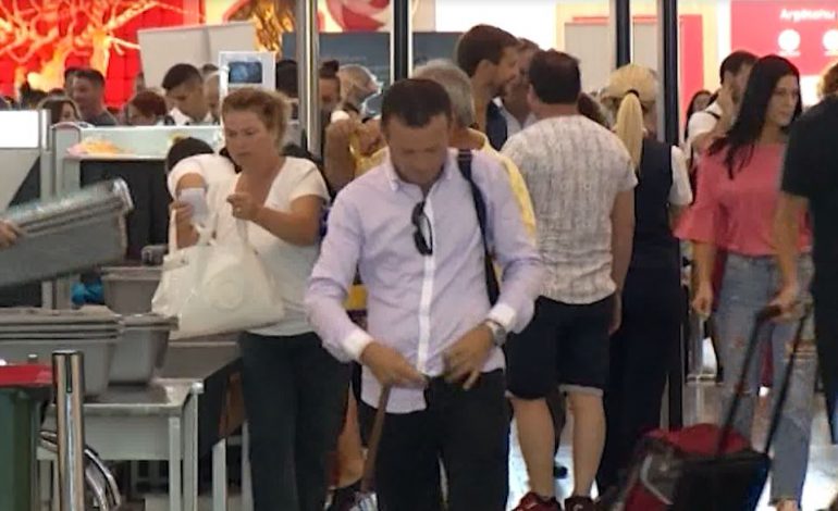 KRAHASIMI ME VITIN E SHKUAR/ Drejtoresha e INSTAT: 7000 turistë polakë më shumë këtë verë…