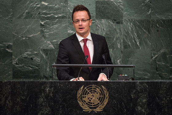 ÇËSHTJA E EMIGRANTËVE/ Hungaria e bën zyrtare “lëvizjen” e saj në OKB: Nuk duam refugjatë