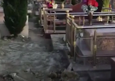 SKANDALI NË VARREZAT E SHARRËS/ Si vidhen masivisht portat e varreve duke…