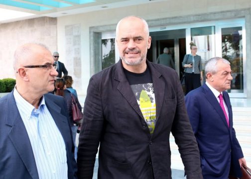 ARDIT RADA/ Vasili, ministri i Ramës që sulmon “drogështetin” e Ramës