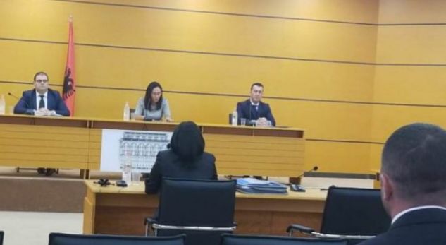 VETTINGU/ Çfarë thanë të përjashtuarit: Nga “Besoj tek KUSHTETUTA!” tek “Se prisja të shkarkohesha”…