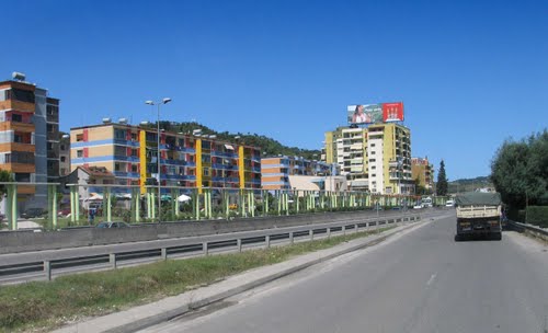 AKSIDENT NË TIRANË/ Shoferi me “Fiat” PËRPLAS të miturin. 13 vjeçari është…