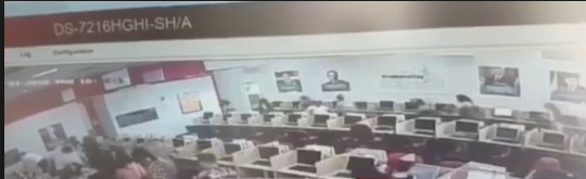 TËRMETI QË SHKUNDI TIRANËN/ Momenti kur punonjësit e Call-Center VRAPOJNË të dalin jashtë nga frika… (VIDEO)