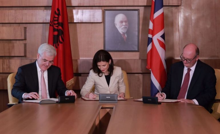 SHQIPËRIA DHE BRITANIA ARRIJNË MARRËVESHJE/ Shkëmbim informacioni në fushën e drejtësisë penale