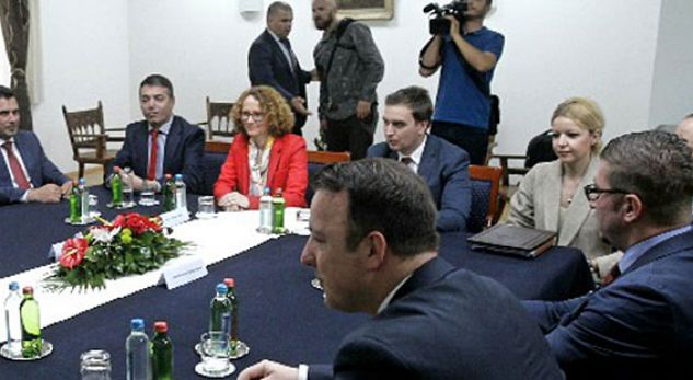 Zaev në takim me liderët e partive për përgatitje të referendumit