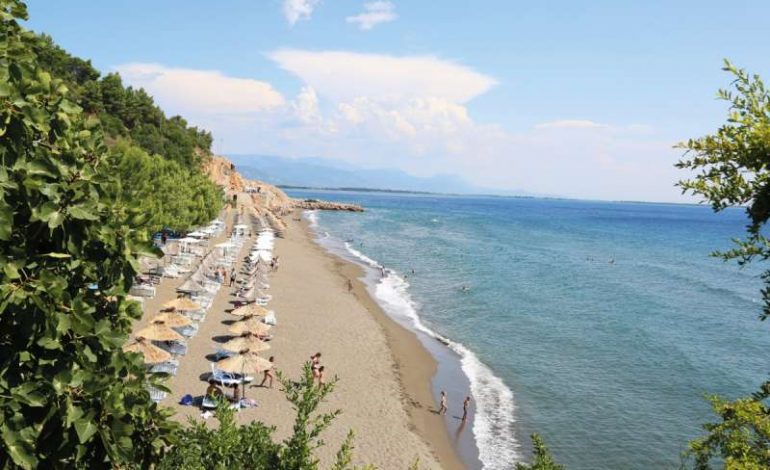 DESTINACIONI “RANA E HEDHUN”/ FOTO: Më i pastër se asnjëherë. Plazhi pastrohet nga…