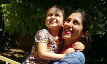 IRANI E DËNOI PËR SPIUNAZH/ Lirohet përkohësisht nga burgu gruaja britaniko-iraniane