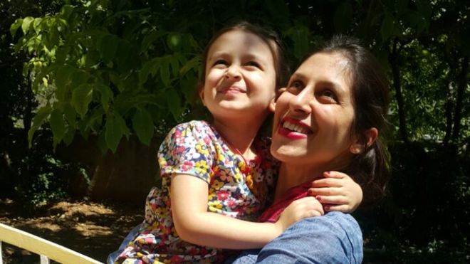 IRANI E DËNOI PËR SPIUNAZH/ Lirohet përkohësisht nga burgu gruaja britaniko-iraniane
