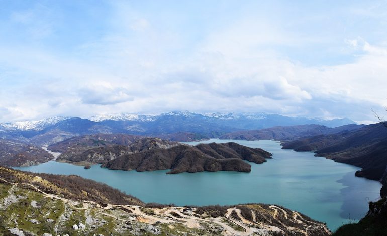 “TOUR OF THE DAY”/ Liqeni i BOVILLËS një prej vendeve që nuk ju HARXHON aspak (FOTO)