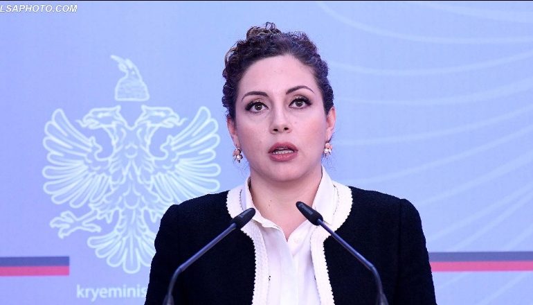 FRIKA NGA ZJARRET/ Xhaçka apel qytetarëve: Të bashkëpunojnë, që të shmangim pasojat